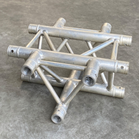 Tweedehands Global Truss F33C41 driehoek 4-weg kruis (Multitruss compatible)