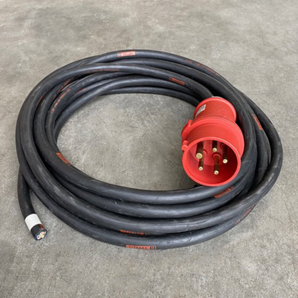 Tweedehands Titanex verlengkabel met 16A CEE Male adapter - 5G2,5mm² neopreen kabel 380V - 8 meter Tweedehands Titanex verlengkabel met 16A CEE Male adapter - 5G2,5mm² neopreen kabel 380V - 8 meter