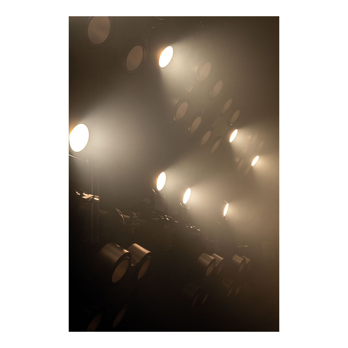 Showtec Stage Blinder 1 LED - CW / WW Showtec Stage Blinder 1 LED - CW / WW