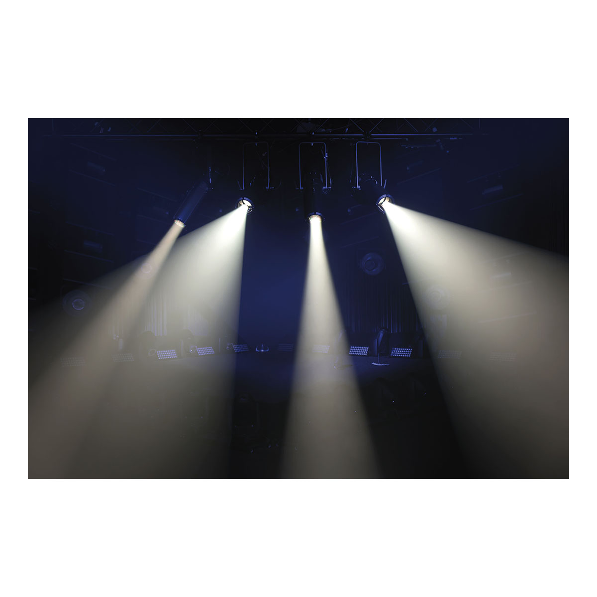 Showtec Performer Profile IP 3200K IP-65 Showtec Performer Profile IP 3200K IP-65