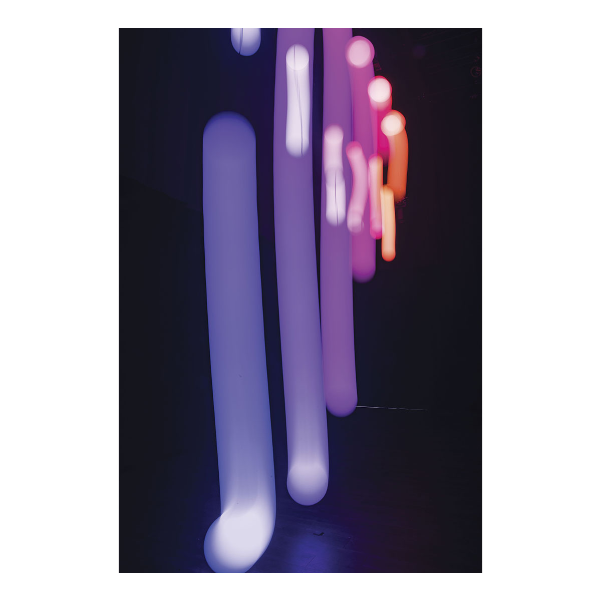 Showtec Illumilift RGBW 4m takel - 25 cm LED-bol Showtec Illumilift RGBW 4m takel - 25 cm LED-bol
