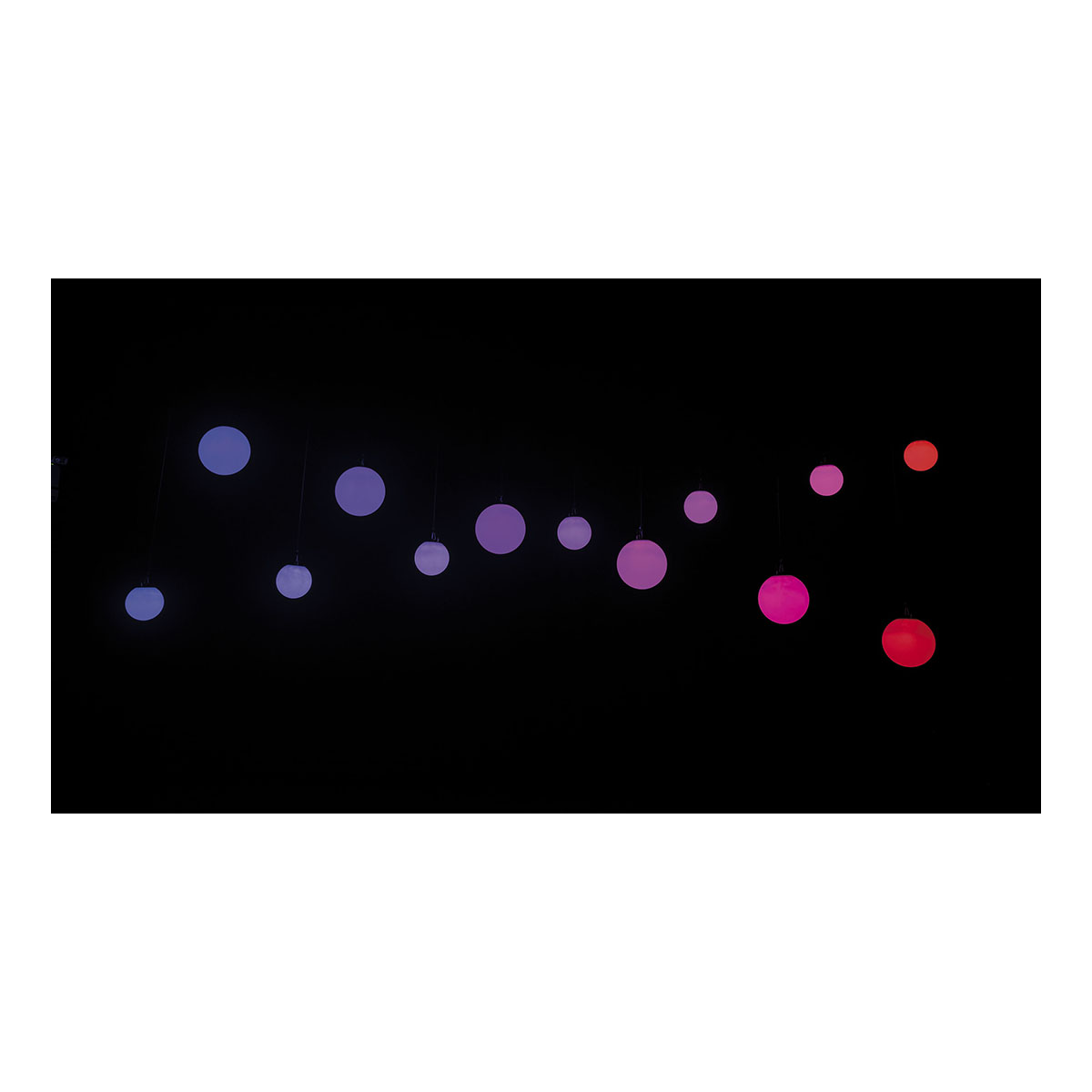 Showtec Illumilift RGBW 4m takel - 25 cm LED-bol Showtec Illumilift RGBW 4m takel - 25 cm LED-bol
