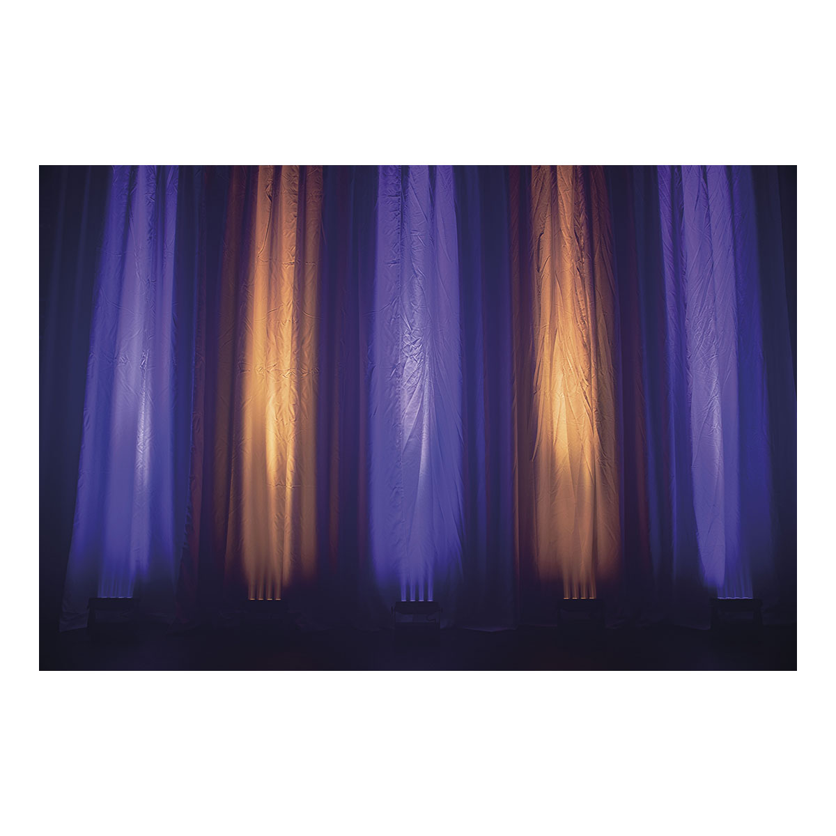 Showtec Helix M1100 Q4 Accu - RGBW LED Wash IP65 Showtec Helix M1100 Q4 Accu - RGBW LED Wash IP65