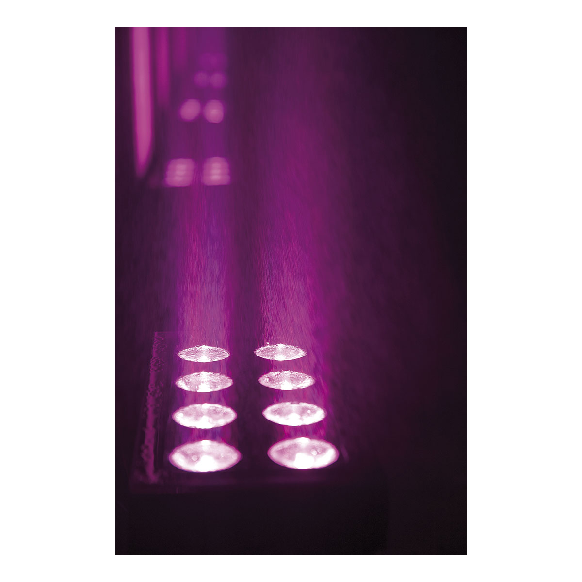 Showtec Helix M1100 Q4 Accu - RGBW LED Wash IP65 Showtec Helix M1100 Q4 Accu - RGBW LED Wash IP65