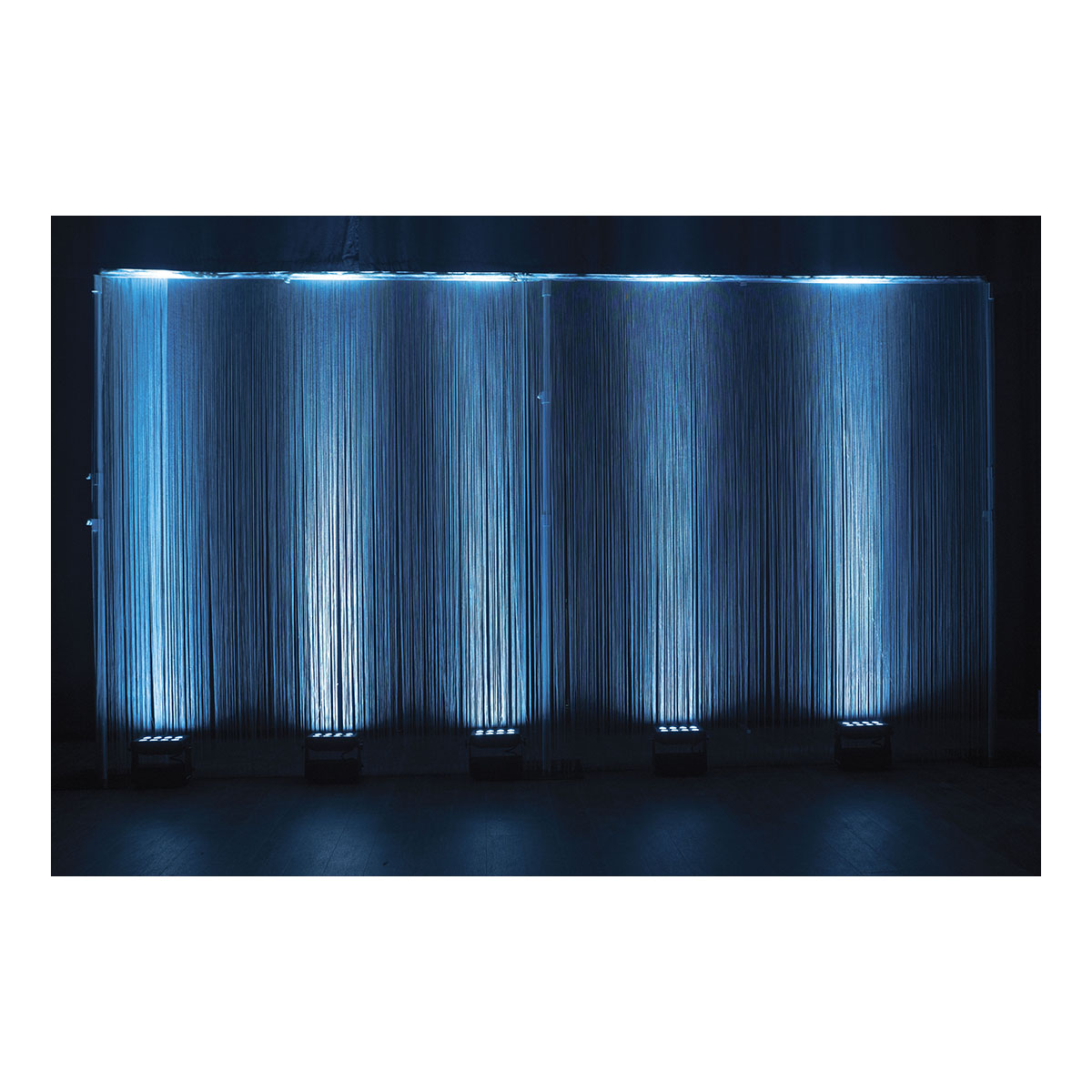 Showtec Helix M1100 Q4 Accu - RGBW LED Wash IP65 Showtec Helix M1100 Q4 Accu - RGBW LED Wash IP65