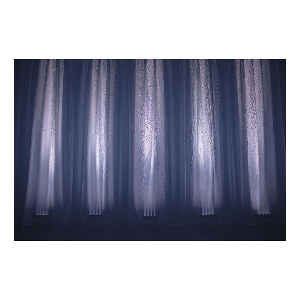 Showtec Helix M1100 Q4 Accu - RGBW LED Wash IP65 Showtec Helix M1100 Q4 Accu - RGBW LED Wash IP65