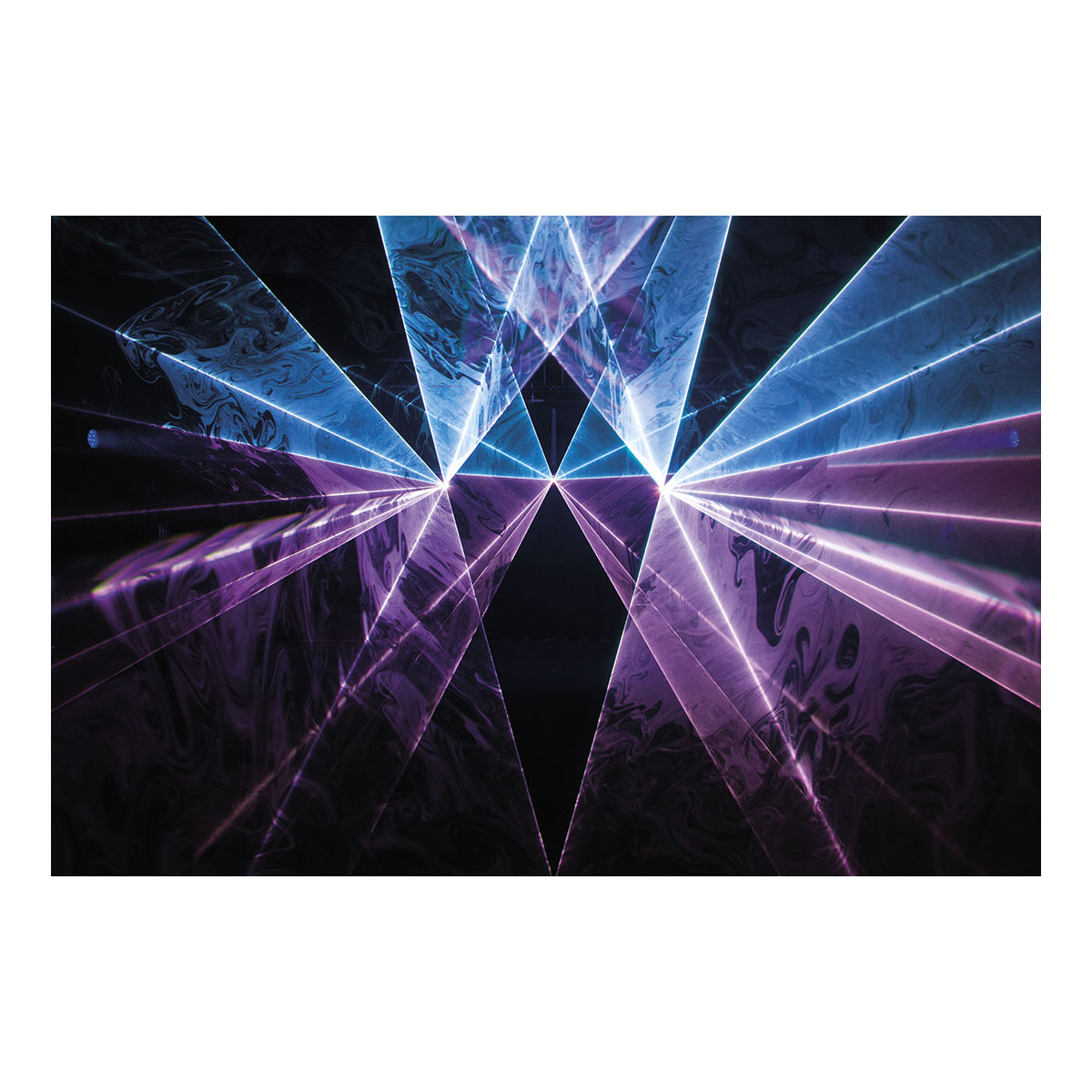 Showtec Solaris 3.0 RGB-laser met Pangolin FB4 Showtec Solaris 3.0 RGB-laser met Pangolin FB4
