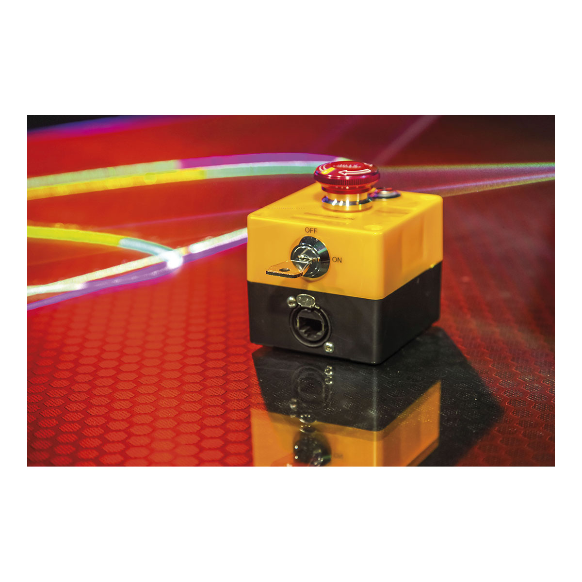 Showtec Solaris 3.0 RGB-laser met Pangolin FB4 Showtec Solaris 3.0 RGB-laser met Pangolin FB4