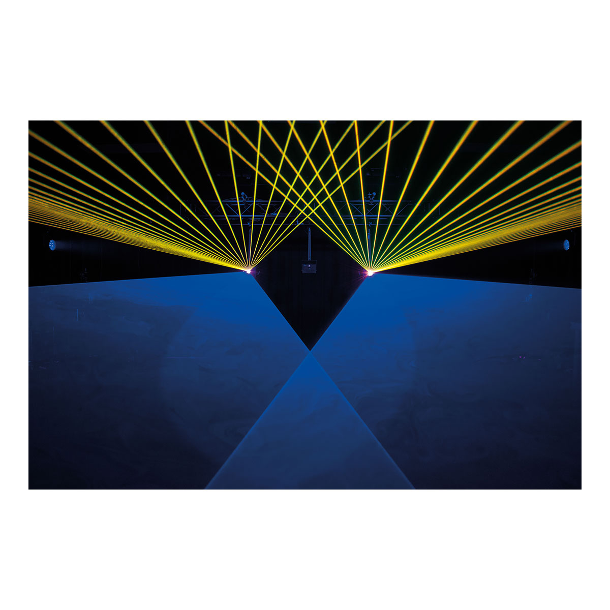 Showtec Solaris 3.0 RGB-laser met Pangolin FB4 Showtec Solaris 3.0 RGB-laser met Pangolin FB4