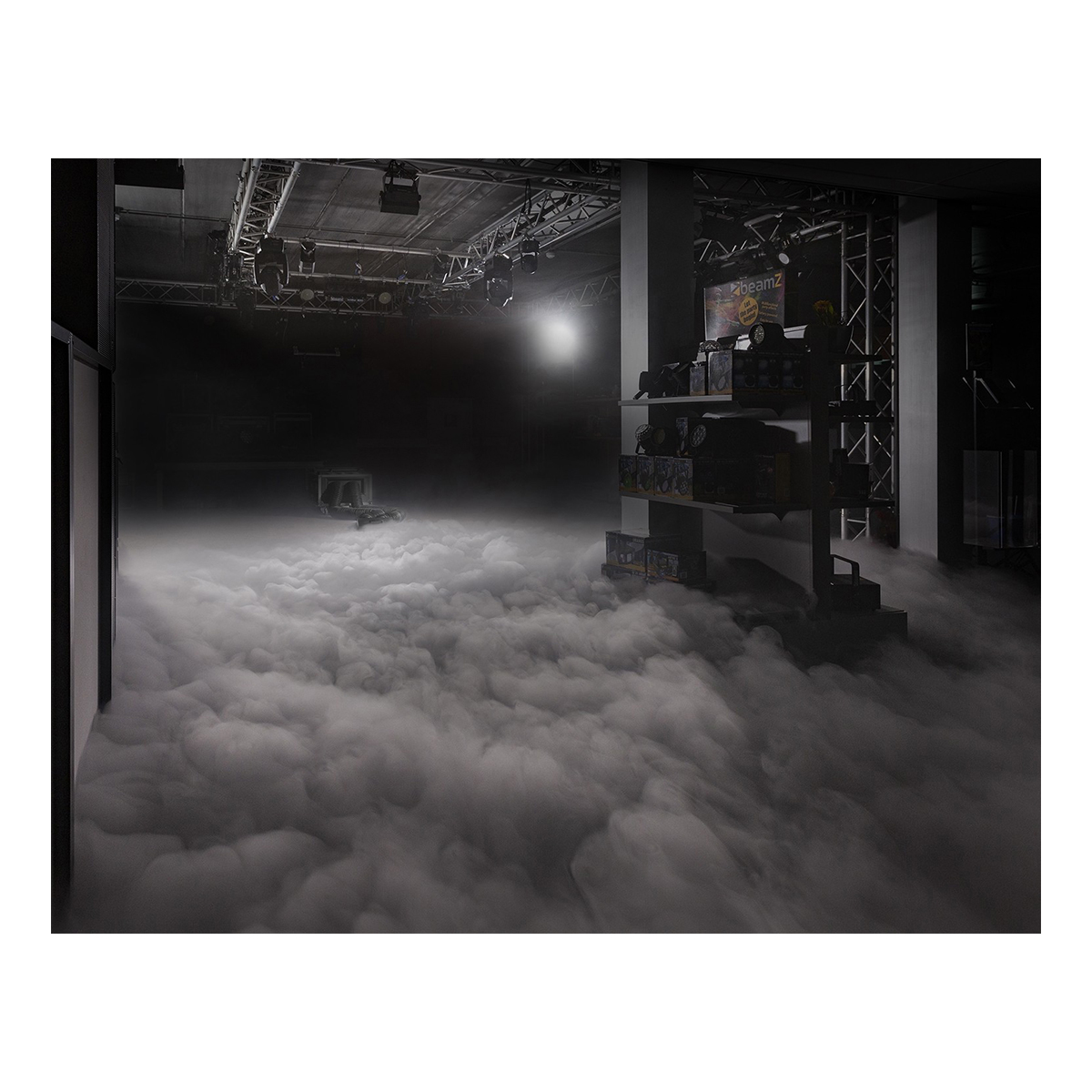 BeamZ LF6000 low fog rookmachine met dubbele output voor laaghangende rook BeamZ LF6000 low fog rookmachine met dubbele output voor laaghangende rook