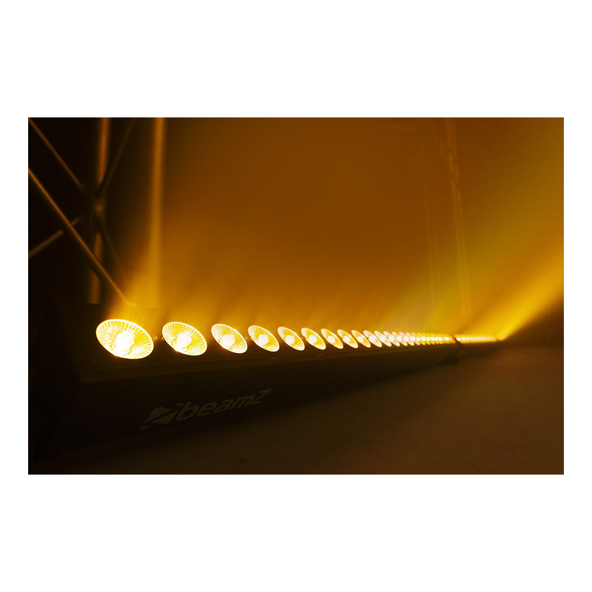 BeamZ Professional LCB246 Led Bar 24X6W RGBAW-UV BeamZ Professional LCB246 Led Bar 24X6W RGBAW-UV
