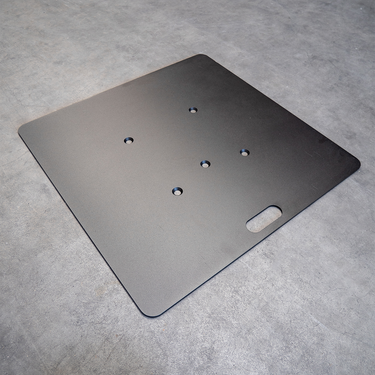 B-stock universele truss baseplate staal 73 x 73 cm - 6mm dik zwart B-stock universele truss baseplate staal 73 x 73 cm - 6mm dik zwart