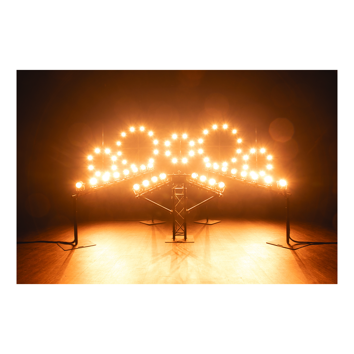 Showtec Stage Blinder FLEX Blaze Single Pod 100 W LED Blinder Pod met tungsten en RGB Blaze Effect Showtec Stage Blinder FLEX Blaze Single Pod 100 W LED Blinder Pod met tungsten en RGB Blaze Effect