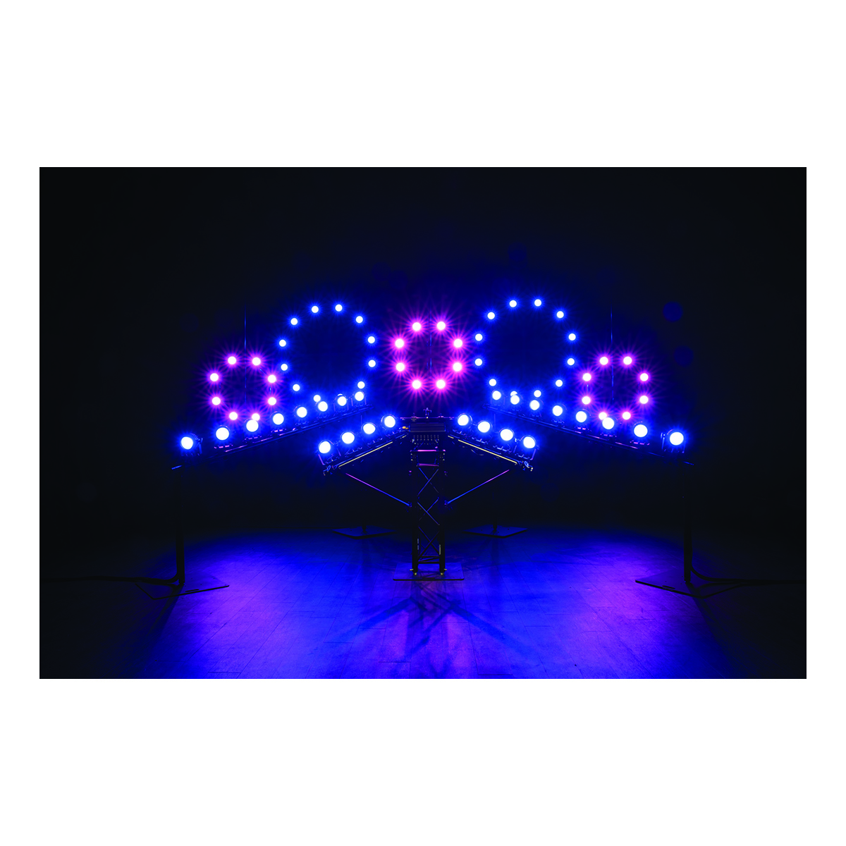 Showtec Stage Blinder FLEX Blaze Single Pod 100 W LED Blinder Pod met tungsten en RGB Blaze Effect Showtec Stage Blinder FLEX Blaze Single Pod 100 W LED Blinder Pod met tungsten en RGB Blaze Effect