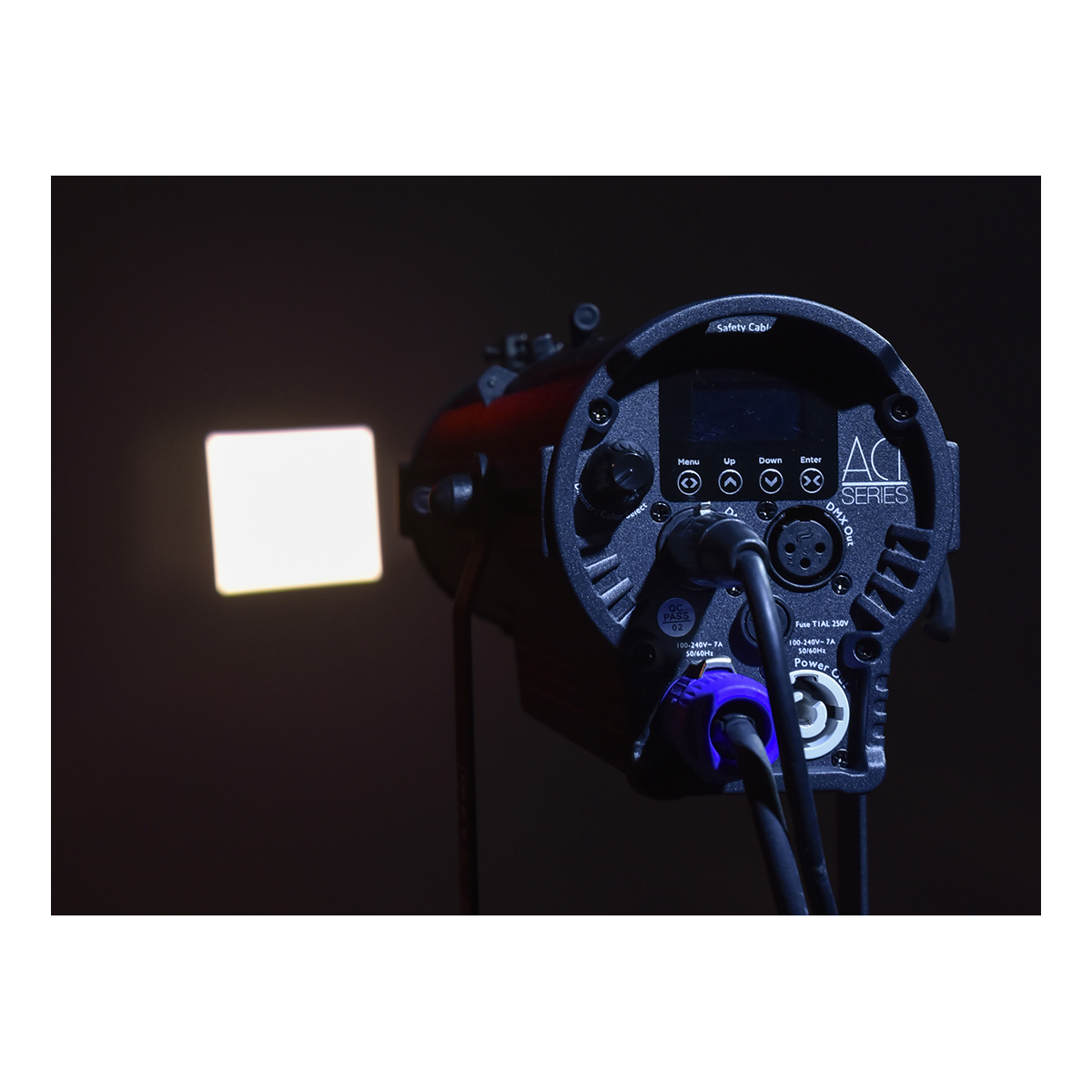 Showtec ACT Profile 50 RGBAL 50 W RGBAL theater LED ellipsoidal Showtec ACT Profile 50 RGBAL 50 W RGBAL theater LED ellipsoidal