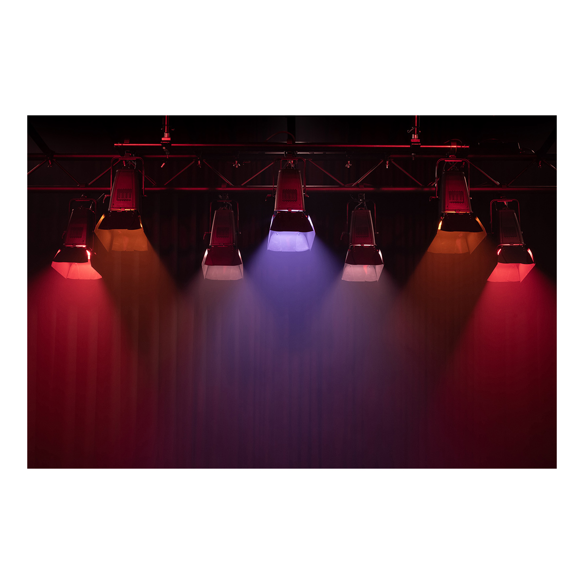 Showtec ACT Flood 200 RGBAL 200 W RGBAL Theater LED Flood Showtec ACT Flood 200 RGBAL 200 W RGBAL Theater LED Flood
