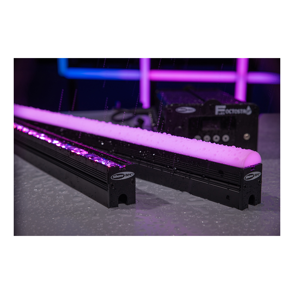 Showtec Octostrip FLEX Set - 1 m Set met 8x 27 W Octostrips + controller Showtec Octostrip FLEX Set - 1 m Set met 8x 27 W Octostrips + controller