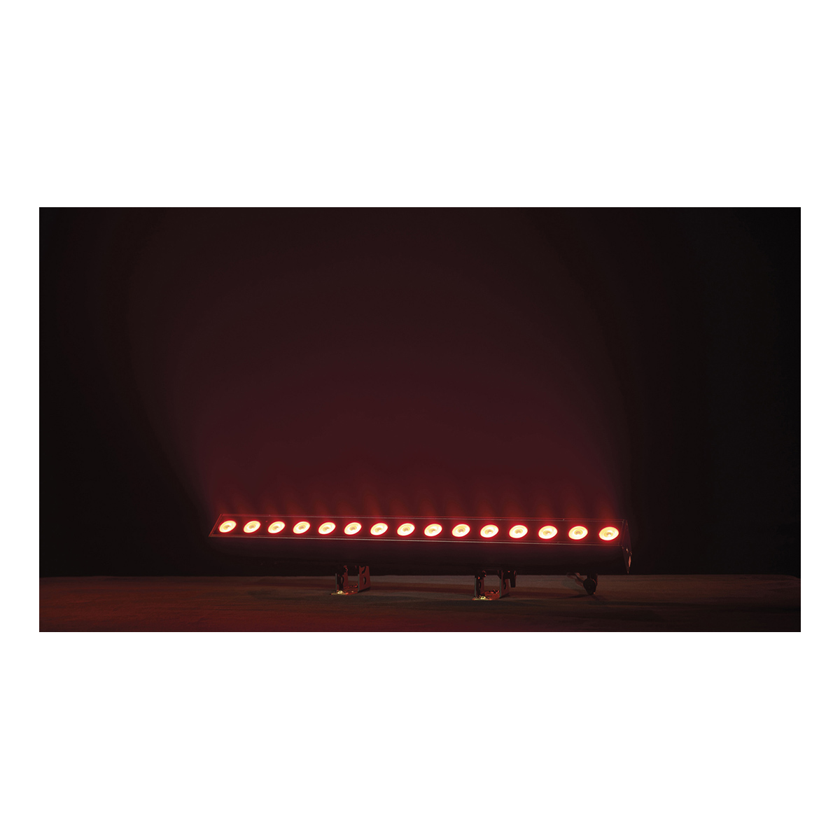 Showtec Cameleon PixelBar 15 Q6 Tour 15x 10 W RGBWA-UV LED Pixel Bar - Power Pro True - IP65 Showtec Cameleon PixelBar 15 Q6 Tour 15x 10 W RGBWA-UV LED Pixel Bar - Power Pro True - IP65