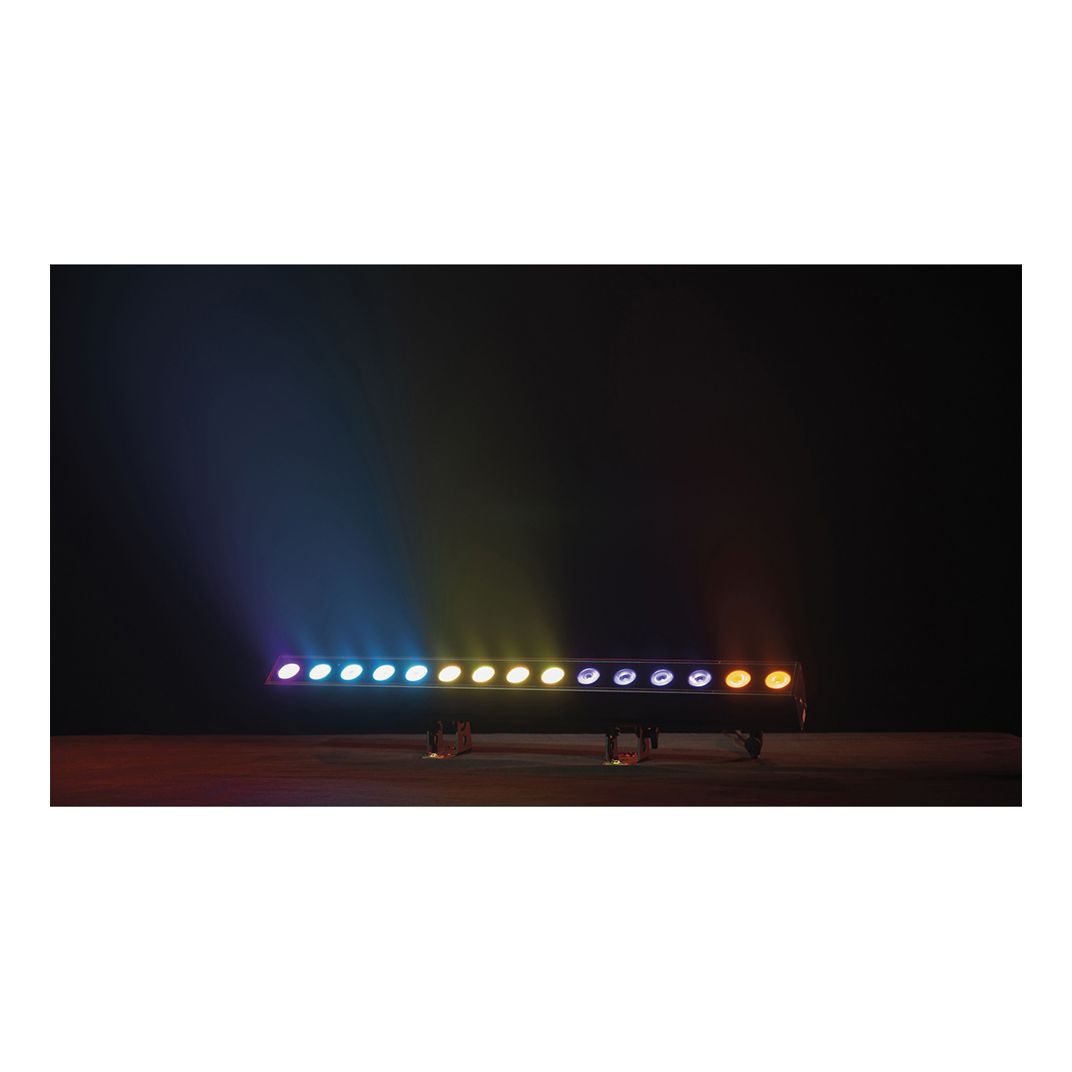 Showtec Cameleon PixelBar 15 Q6 Tour 15x 10 W RGBWA-UV LED Pixel Bar - Power Pro True - IP65 Showtec Cameleon PixelBar 15 Q6 Tour 15x 10 W RGBWA-UV LED Pixel Bar - Power Pro True - IP65