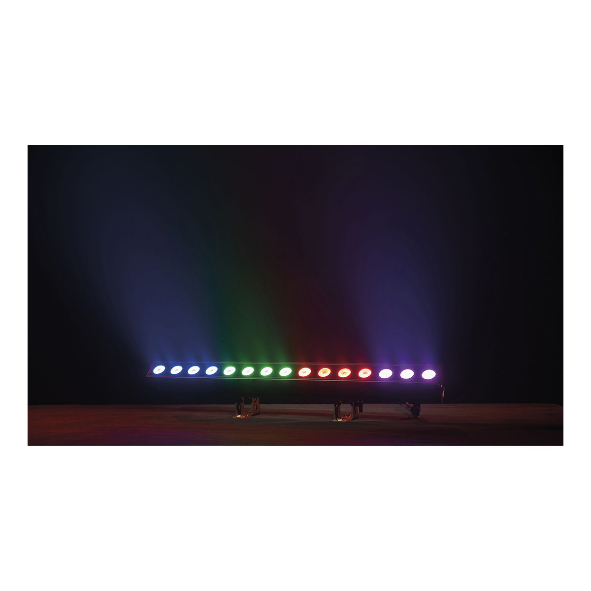 Showtec Cameleon PixelBar 15 Q6 Tour 15x 10 W RGBWA-UV LED Pixel Bar - Power Pro True - IP65 Showtec Cameleon PixelBar 15 Q6 Tour 15x 10 W RGBWA-UV LED Pixel Bar - Power Pro True - IP65