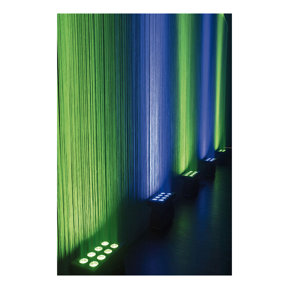 Showtec Helix M1100 Q4 Mobile 8x 10 W RGBW LED Wash (CRMX & WDMX) Showtec Helix M1100 Q4 Mobile 8x 10 W RGBW LED Wash (CRMX & WDMX)