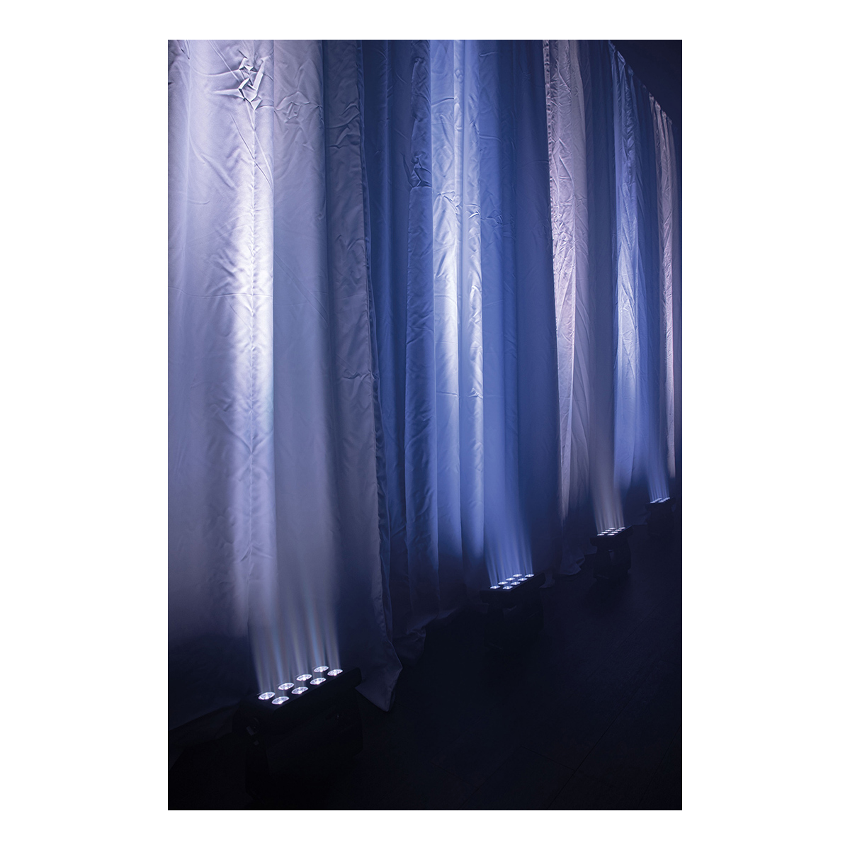 Showtec Helix M1100 Q4 Mobile 8x 10 W RGBW LED Wash (CRMX & WDMX) Showtec Helix M1100 Q4 Mobile 8x 10 W RGBW LED Wash (CRMX & WDMX)