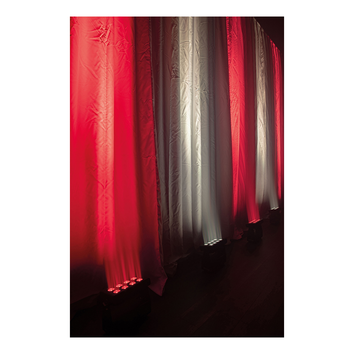 Showtec Helix M1100 Q4 Mobile 8x 10 W RGBW LED Wash (CRMX & WDMX) Showtec Helix M1100 Q4 Mobile 8x 10 W RGBW LED Wash (CRMX & WDMX)