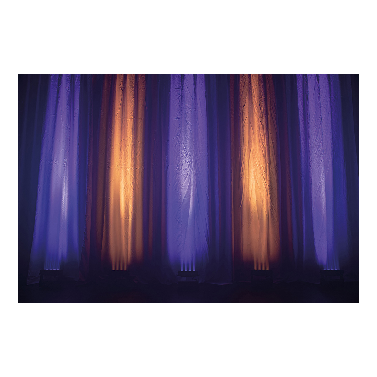 Showtec Helix M1100 Q4 Mobile 8x 10 W RGBW LED Wash (CRMX & WDMX) Showtec Helix M1100 Q4 Mobile 8x 10 W RGBW LED Wash (CRMX & WDMX)