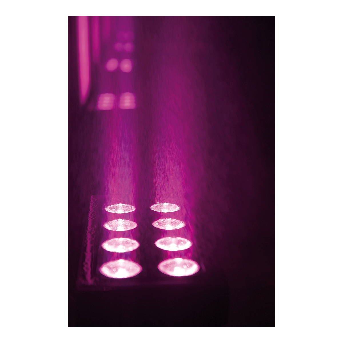 Showtec Helix M1100 Q4 Mobile 8x 10 W RGBW LED Wash (CRMX & WDMX) Showtec Helix M1100 Q4 Mobile 8x 10 W RGBW LED Wash (CRMX & WDMX)
