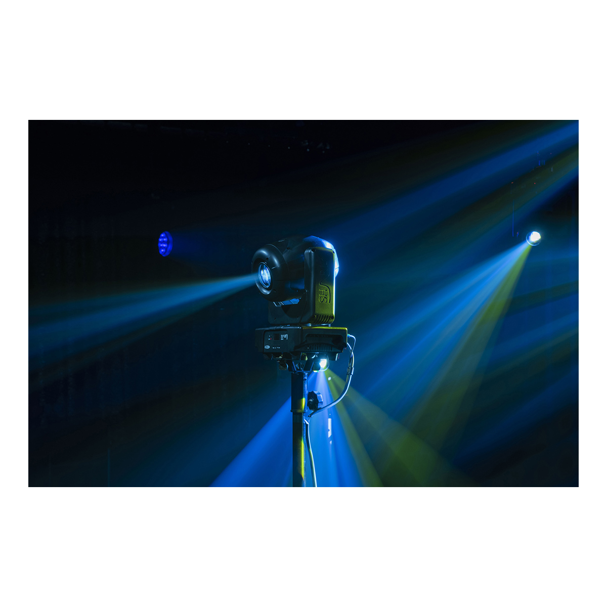 Showtec Shark Spot Two 90 W LED Spot Moving Head Showtec Shark Spot Two 90 W LED Spot Moving Head