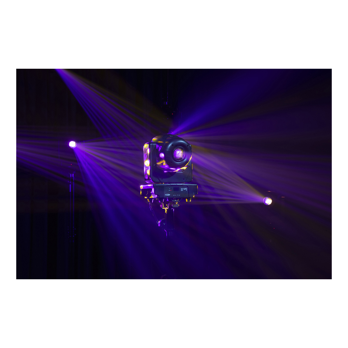 Showtec Shark Spot Two 90 W LED Spot Moving Head Showtec Shark Spot Two 90 W LED Spot Moving Head