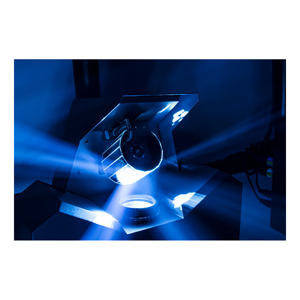 Showtec Demon – Barrel scan-effect 140 W met DMX/RDM Showtec Demon – Barrel scan-effect 140 W met DMX/RDM